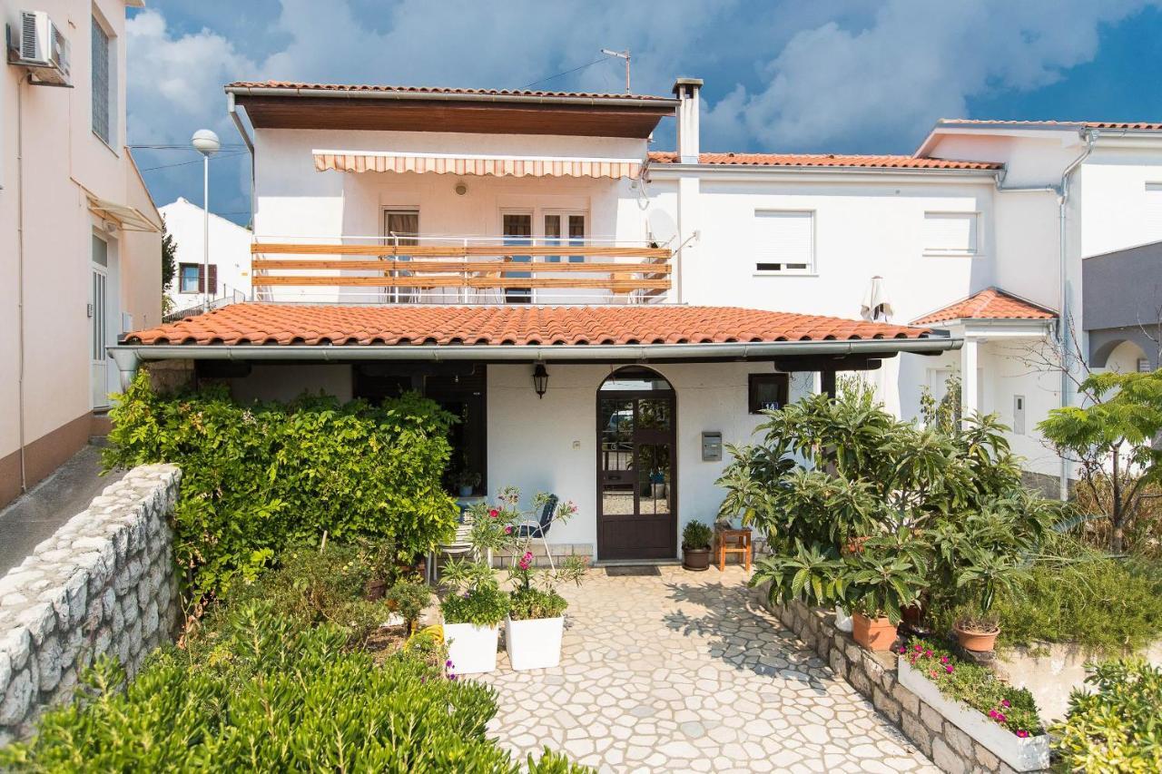 Apartmani Vera Crikvenica Exterior foto