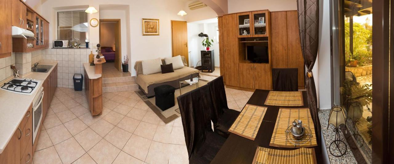 Apartmani Vera Crikvenica Exterior foto